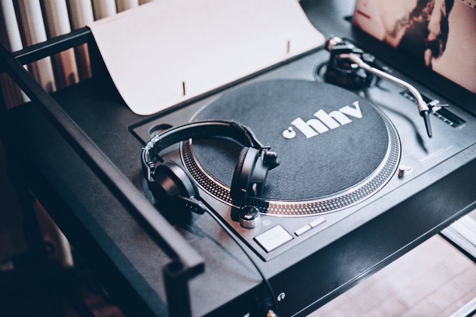 The Vinyl Community: A Collector’s Guide